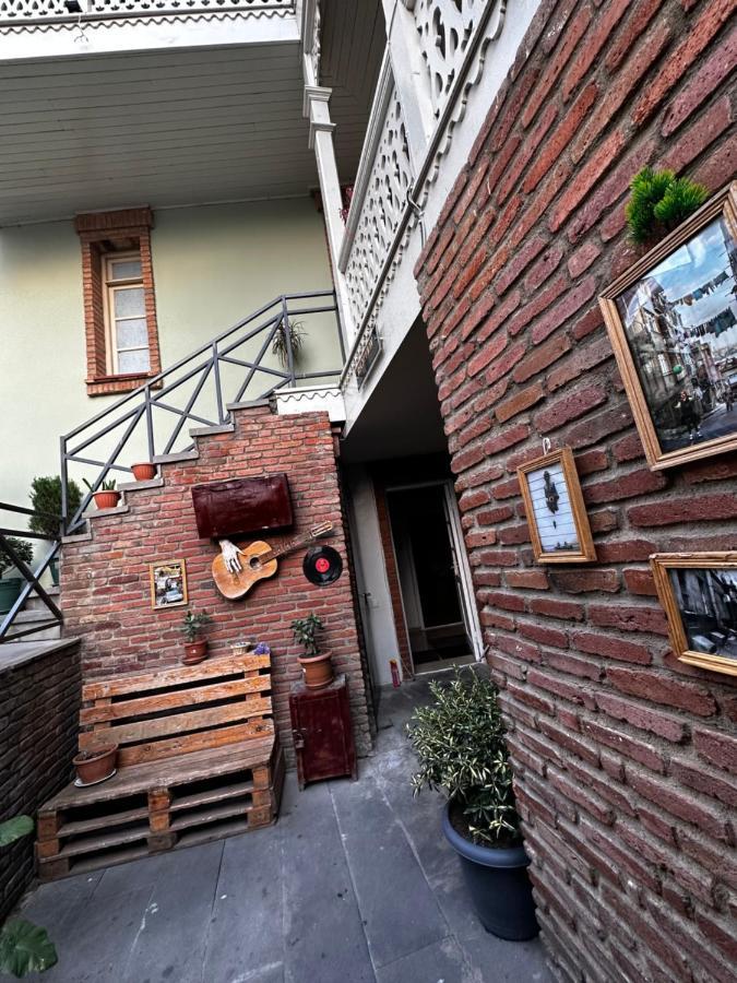 Lucas Hotell Tbilisi Eksteriør bilde